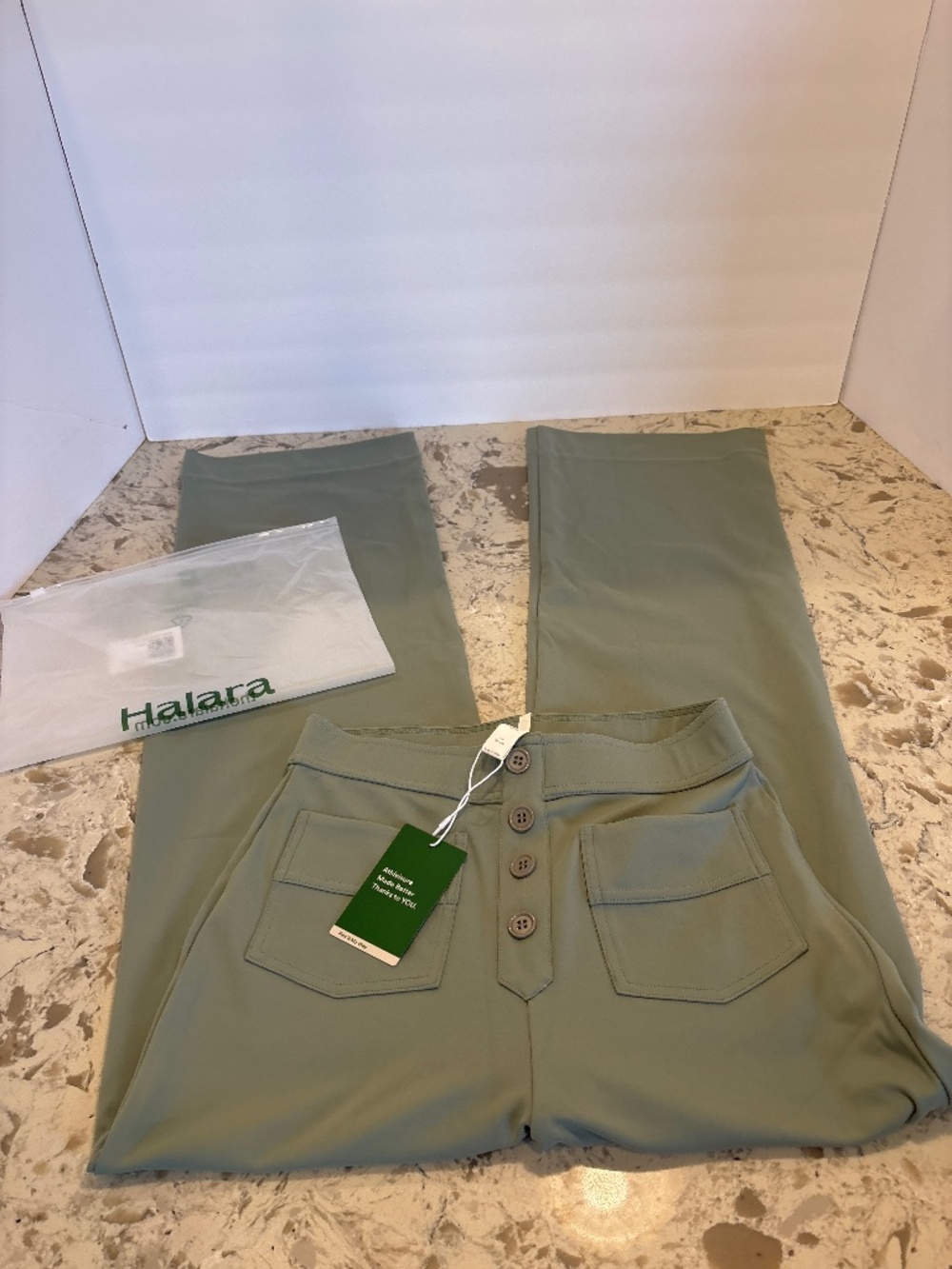 NWT Halara High Daystretch Waisted Straight Pants Soft Green Size Small